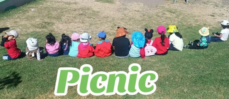 Paseo y picnic al aire libre de niños del centro infantil Años Mágicos Quito