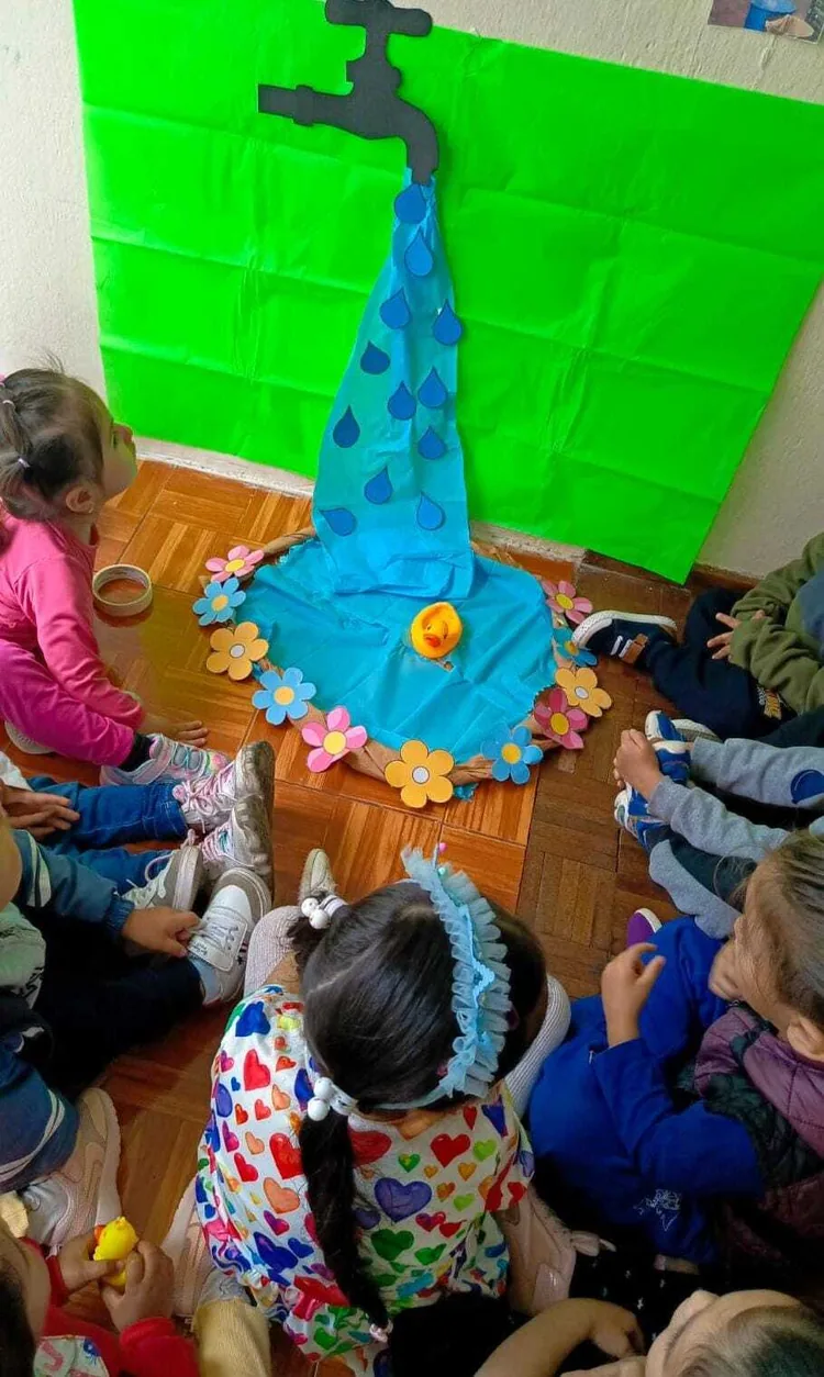 Estimulación temprana y juego libre en centro infantil Quito
